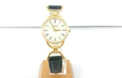 グッチ オールドグッチ 腕時計 クオーツ レザー ゴールド ブラック ホワイト文字盤 お買取りさせていただきました。