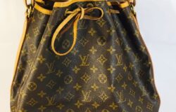 ★LOUIS VUITTON モノグラム 巾着ショルダーバッグ  M42224をお買取りさせて頂きました★