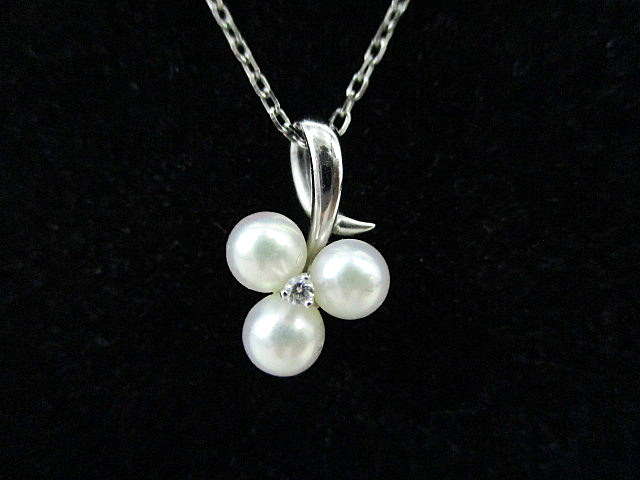 MIKIMOTO ミキモト K18WG パール ネックレス ダイヤ 真珠 花モチーフをお買取りさせて頂きました☆ » ゴールド ステーション・ラグステーション・IQOS買取専門店