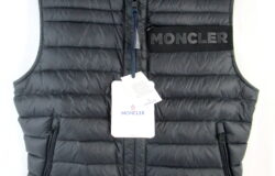 MONCLER ダウン ベスト お買取りさせて頂きました(^^)